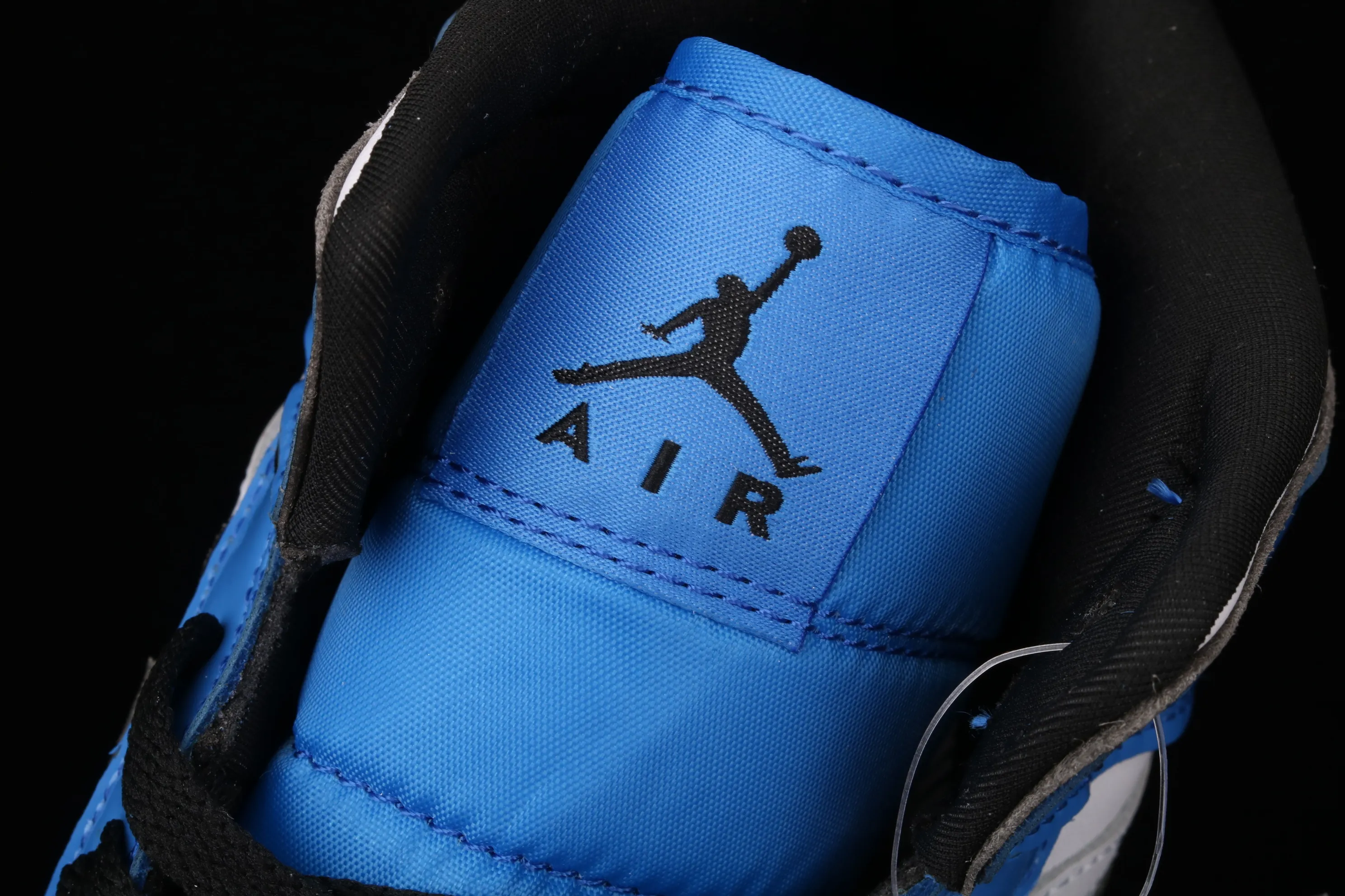 All categories Air Jordan Jordan series basketball shoes Air Jordan 1 Mid Air Jordan 1 Mid AJ1 Joe 1 patent leather white and blue Zhongbang basketball shoes DD6834-402